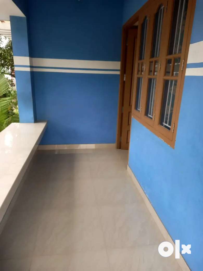 Kozhikodu kinaseri upstairs house for rent